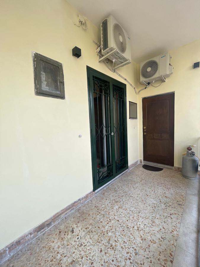 Holiday-Caroline Apartment ปอมเปอี ภายนอก รูปภาพ
