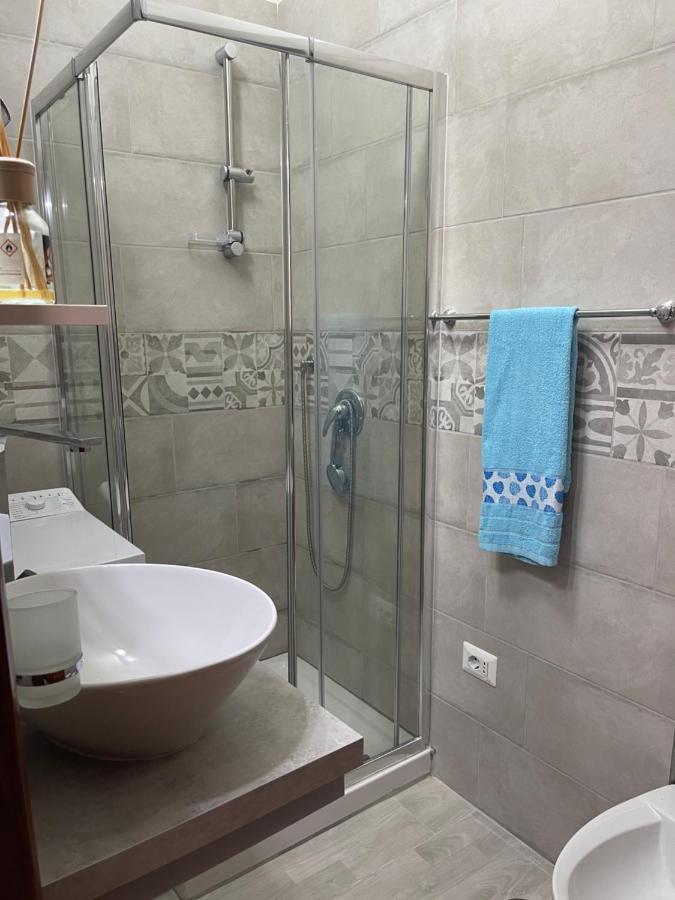 Holiday-Caroline Apartment ปอมเปอี ภายนอก รูปภาพ