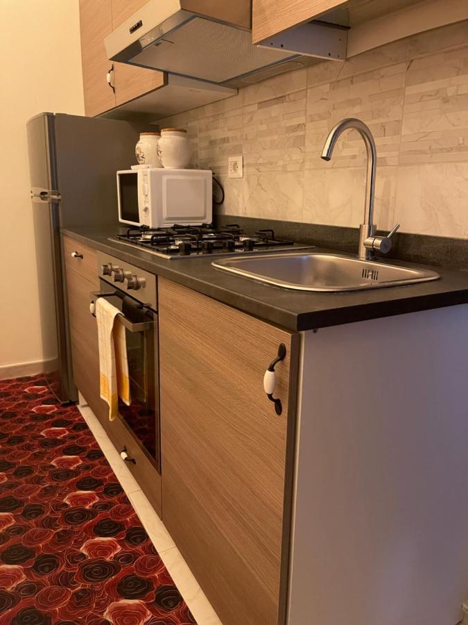 Holiday-Caroline Apartment ปอมเปอี ภายนอก รูปภาพ