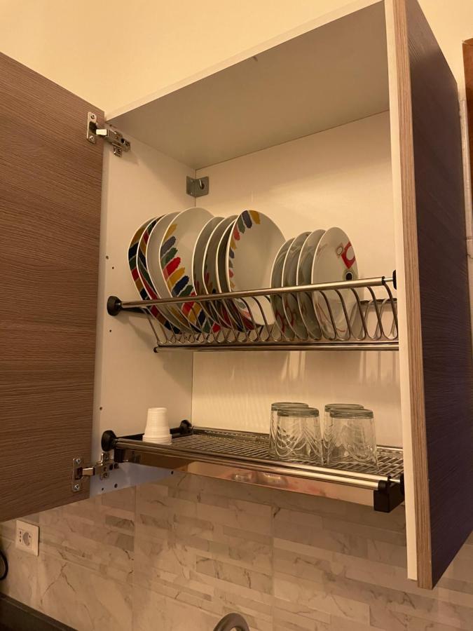 Holiday-Caroline Apartment ปอมเปอี ภายนอก รูปภาพ