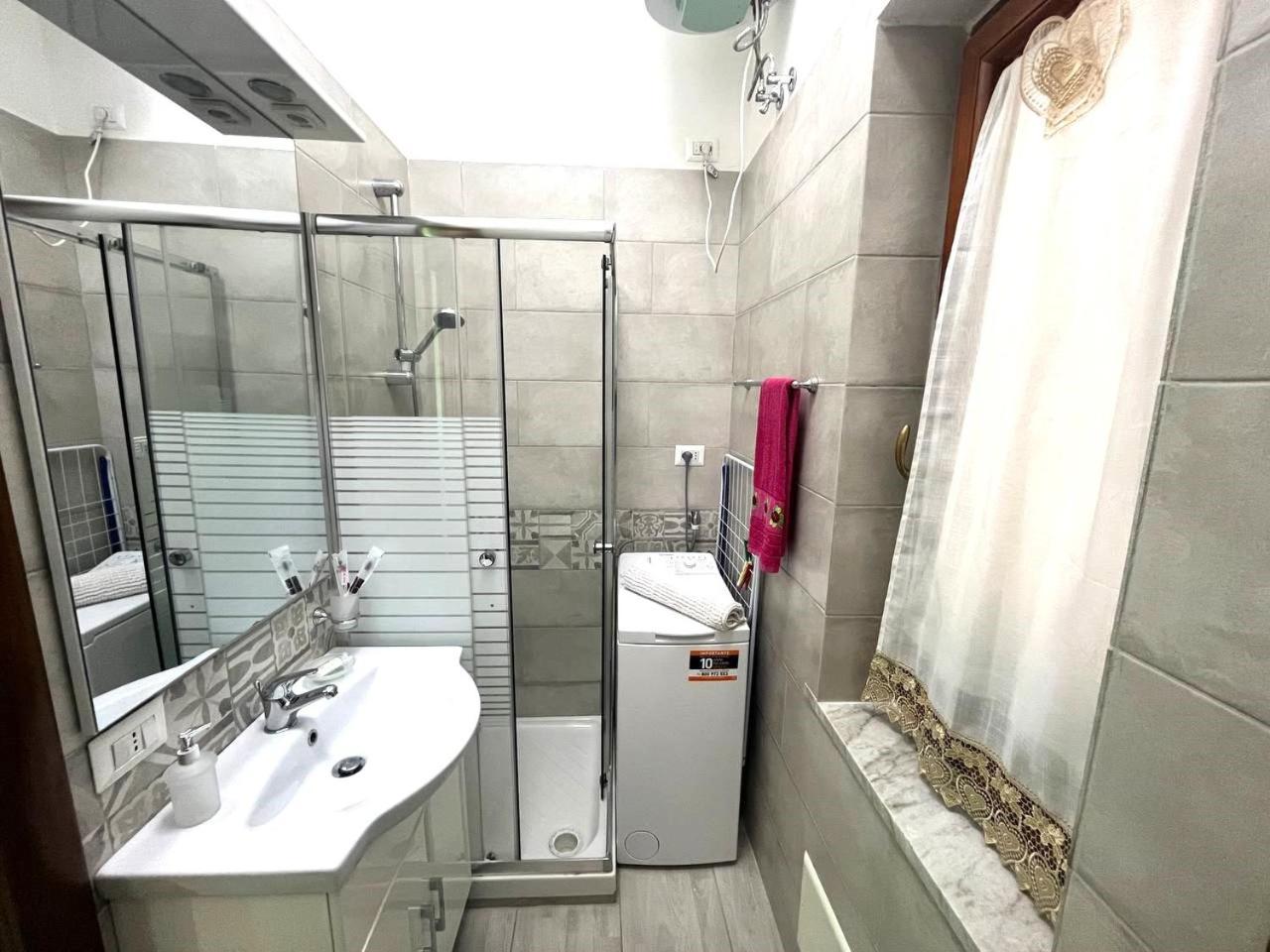 Holiday-Caroline Apartment ปอมเปอี ภายนอก รูปภาพ