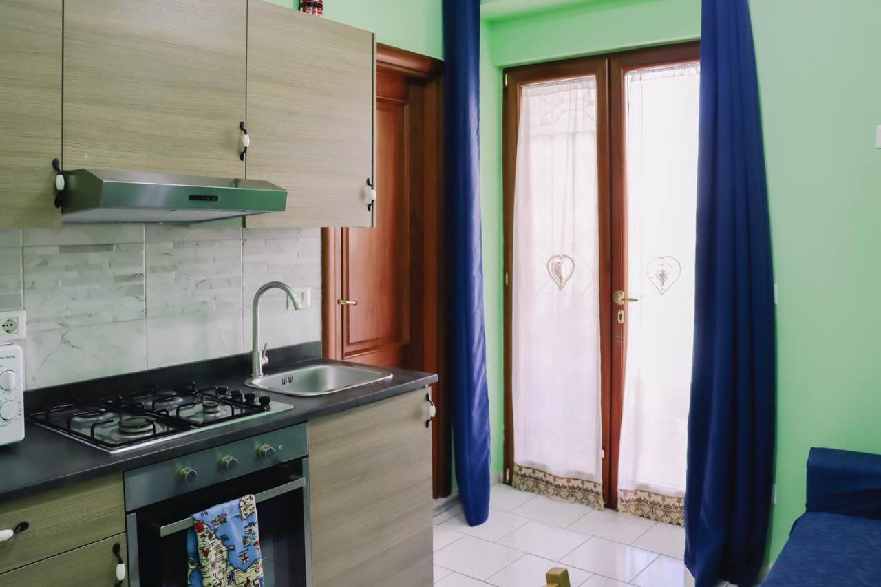 Holiday-Caroline Apartment ปอมเปอี ภายนอก รูปภาพ