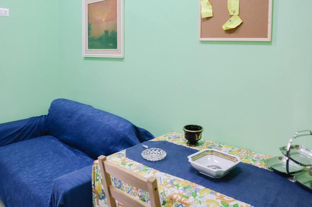 Holiday-Caroline Apartment ปอมเปอี ภายนอก รูปภาพ