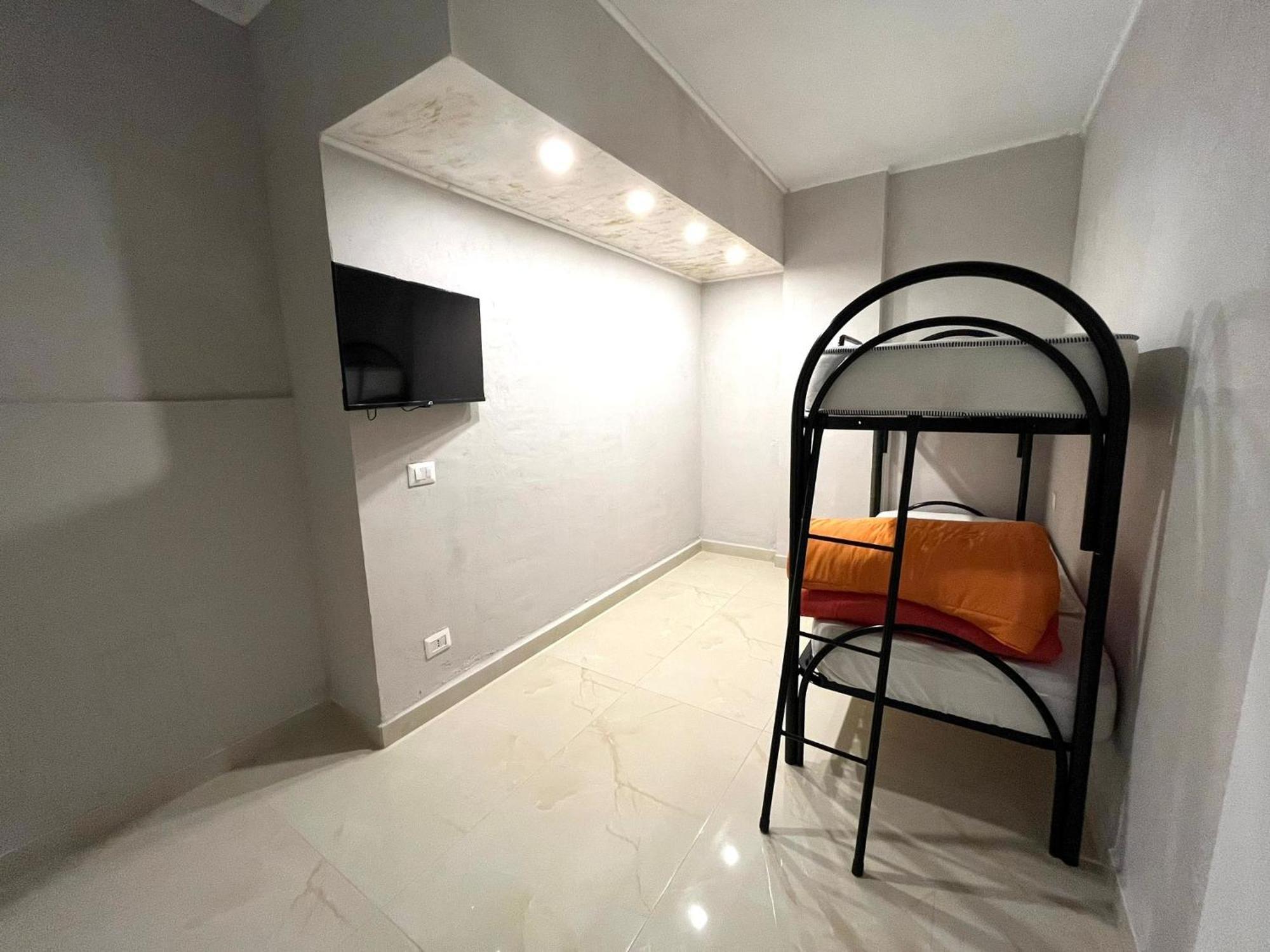 Holiday-Caroline Apartment ปอมเปอี ภายนอก รูปภาพ